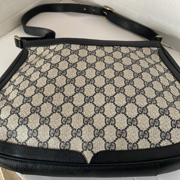 Authentic Gucci Sherry Line GG Canvas navy/red Shoulder Bag. - Picture 9 of 15